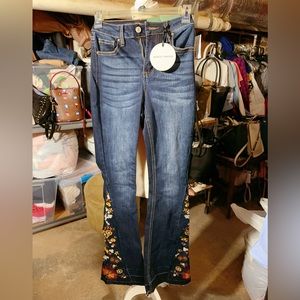 ASHLEY MASON premium HIGH RISE FLARE REPREVE ECO FRIENDLY floral sides jeans NWT